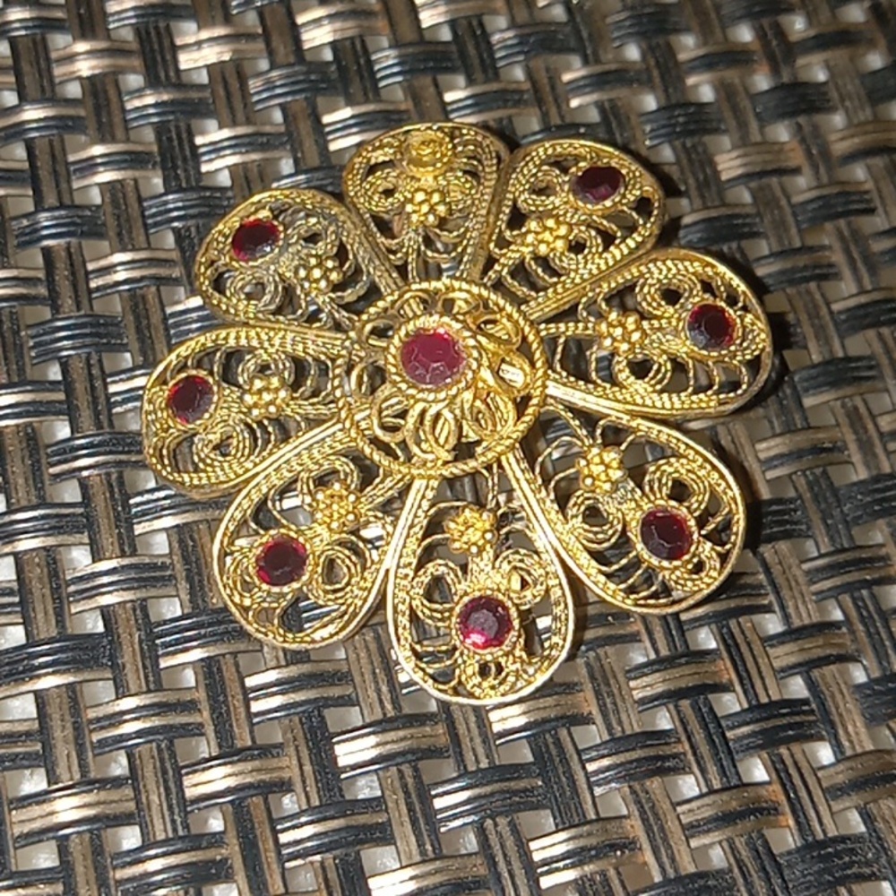 Antique 1930's filigree flower brooch made in Isreal 925 stamped